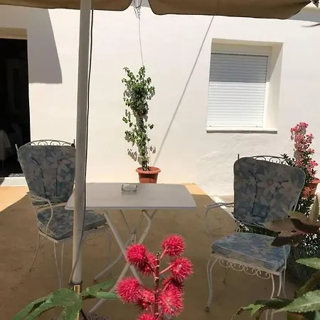 T&t House *
