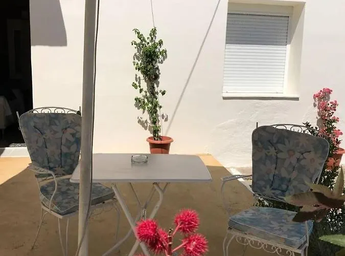 T&t House *